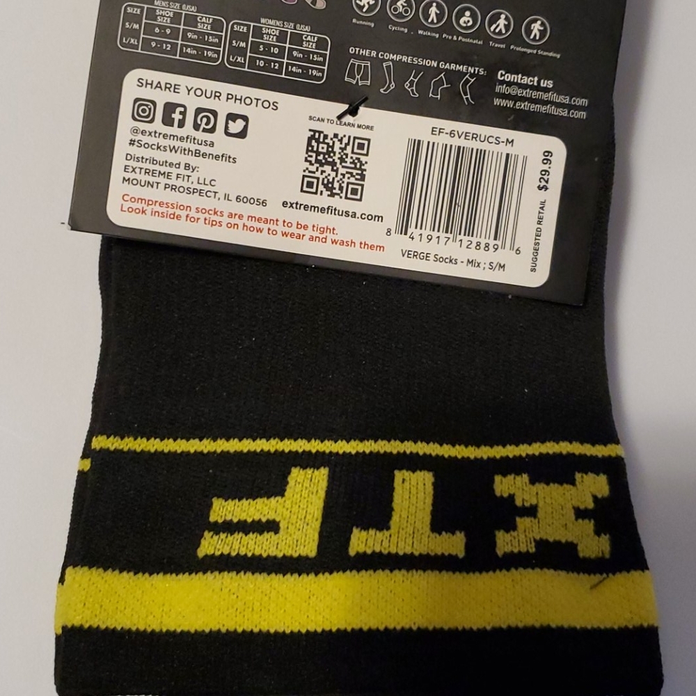 ULTRA V-STRIPED COMPRESSION SOCKS - Picture 3 of 7
